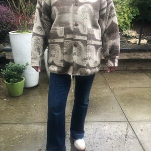 Women's 100% wool Patterned Jacket - Cream and Brown